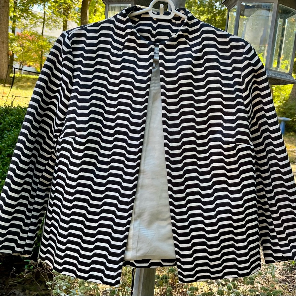 SALE! Vintage Liz Claiborne black and white jacquard swing jacket